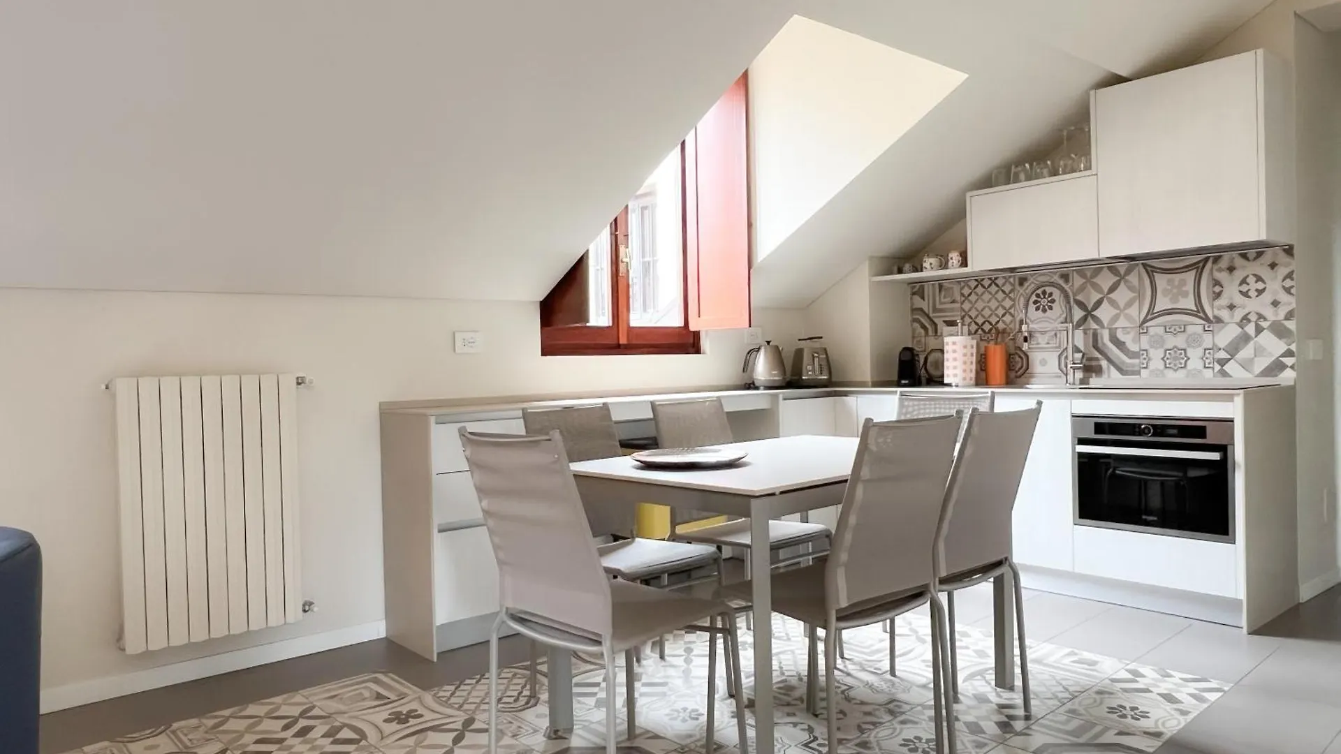Comecasa 10 Minutes Walk From Duomo 2 Bedroom Apartment ミラノ