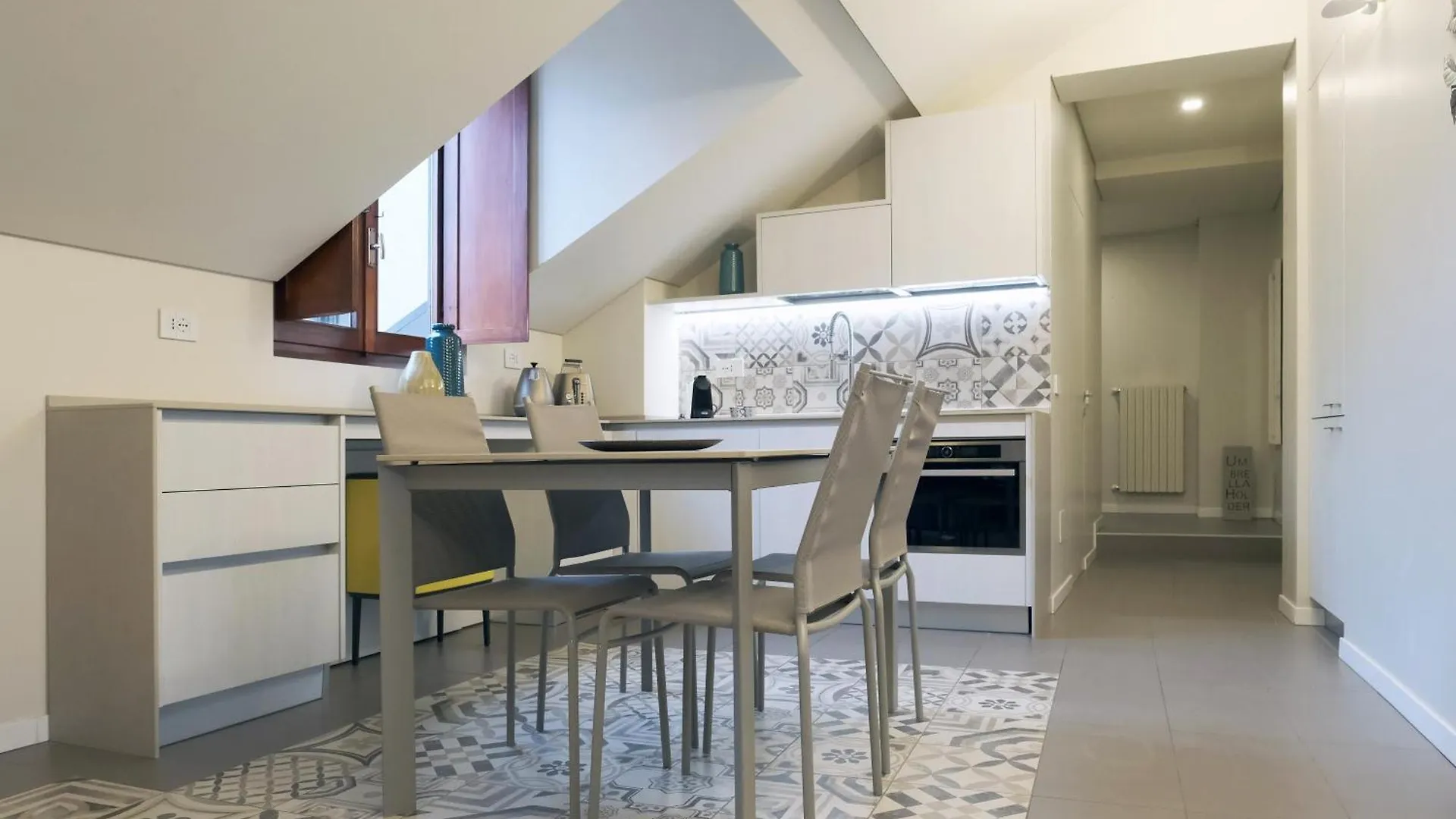 Comecasa 10 Minutes Walk From Duomo 2 Bedroom Apartment ミラノ