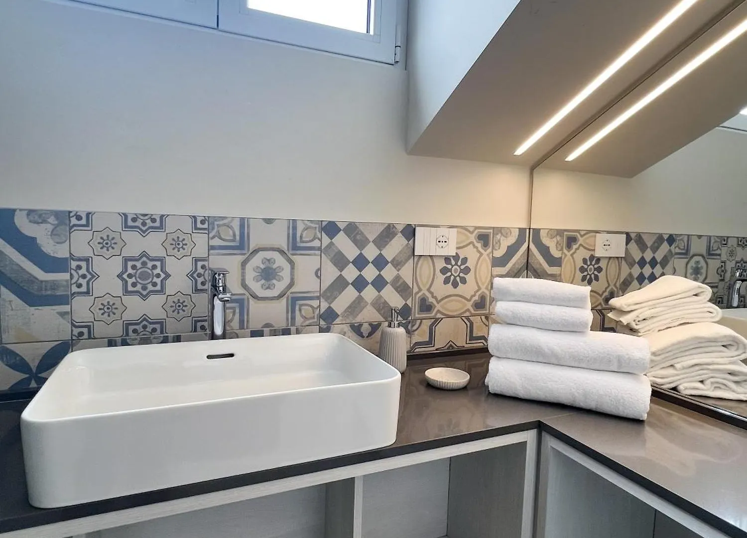 Comecasa 10 Minutes Walk From Duomo 2 Bedroom Apartment Milan 0*,  Italy