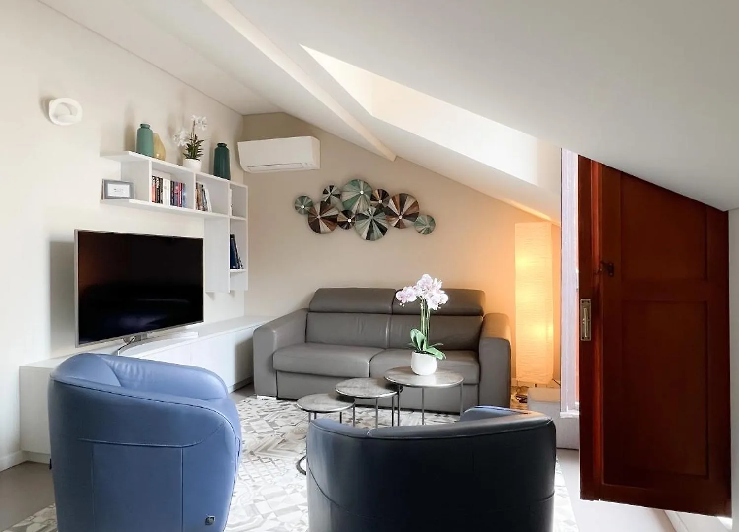 Comecasa 10 Minutes Walk From Duomo 2 Bedroom Apartment Milan