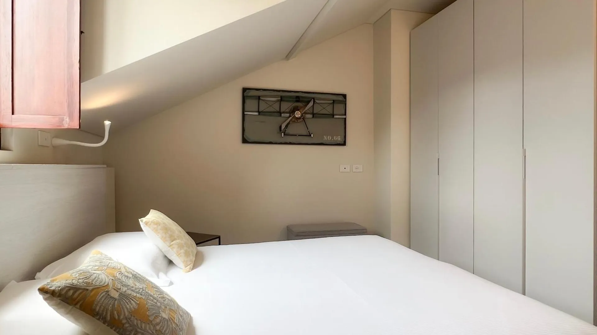 Comecasa 10 Minutes Walk From Duomo 2 Bedroom Apartment Milan Italy
