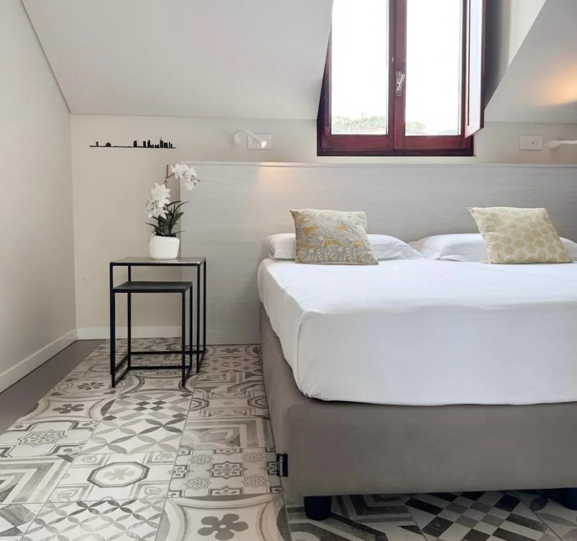Comecasa 10 Minutes Walk From Duomo 2 Bedroom Apartment Milan Italy