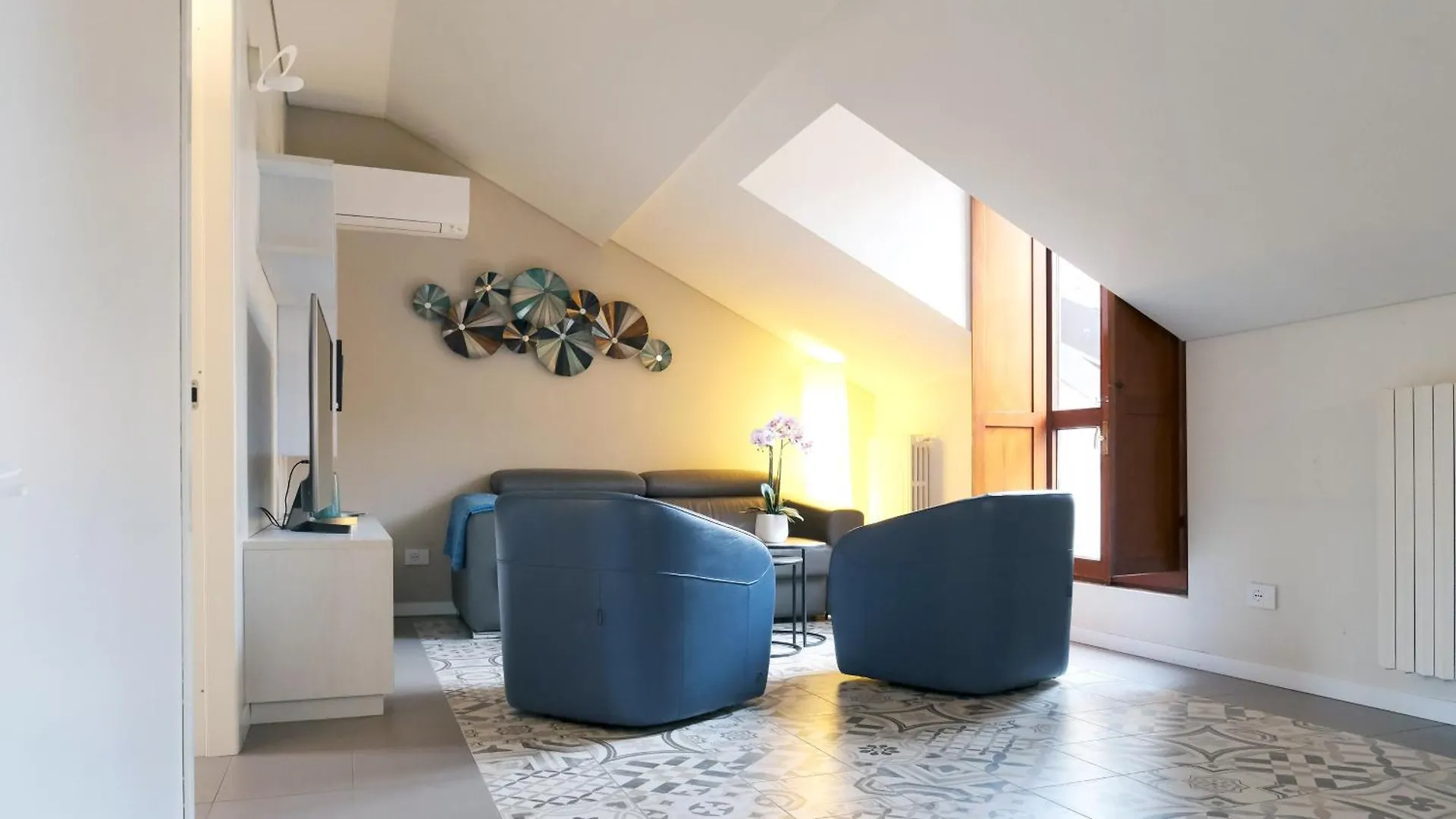 Comecasa 10 Minutes Walk From Duomo 2 Bedroom Apartment Milan