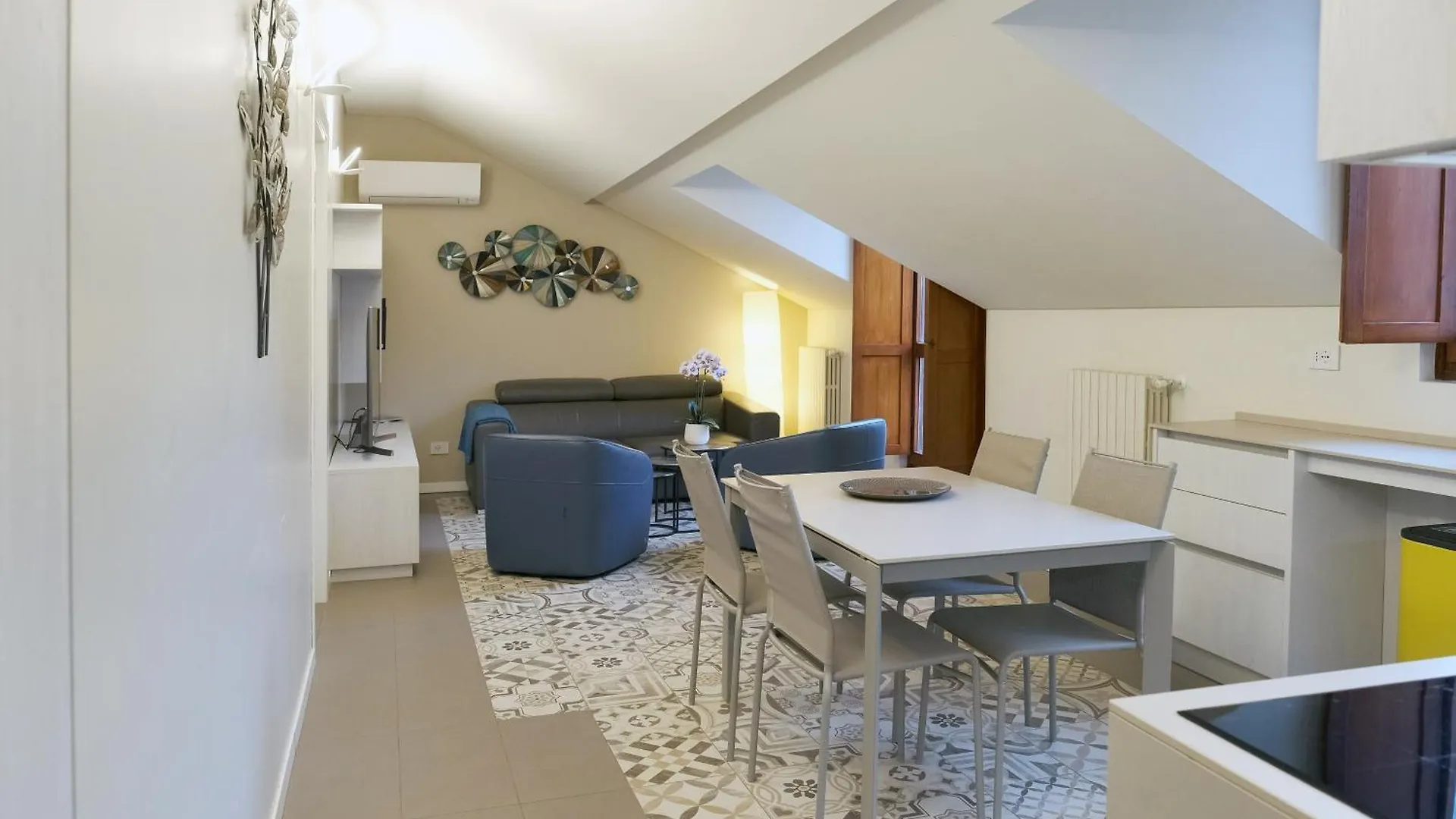 Comecasa 10 Minutes Walk From Duomo 2 Bedroom Apartment Milan