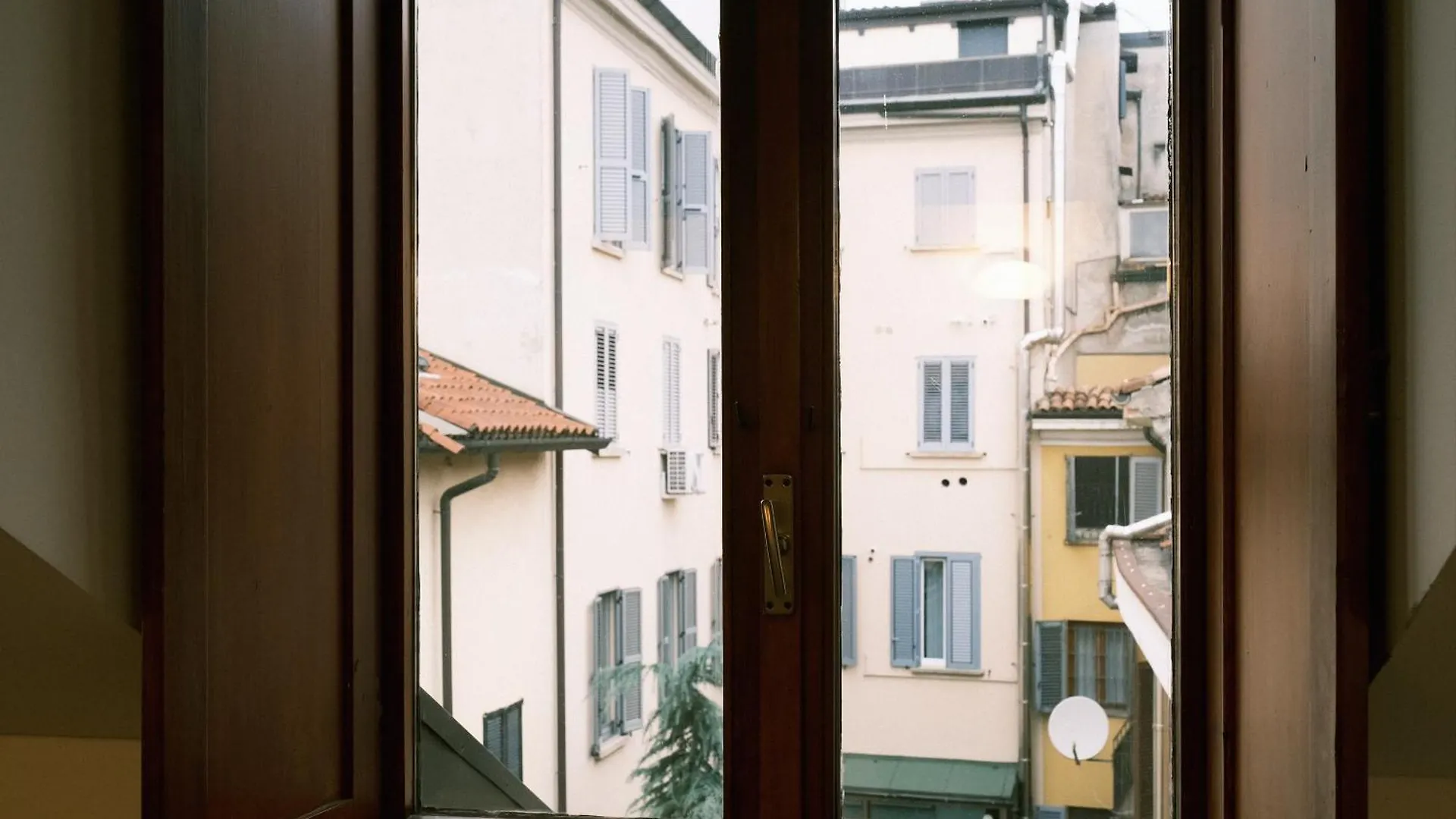 Comecasa 10 Minutes Walk From Duomo 2 Bedroom Apartment Milan Italy