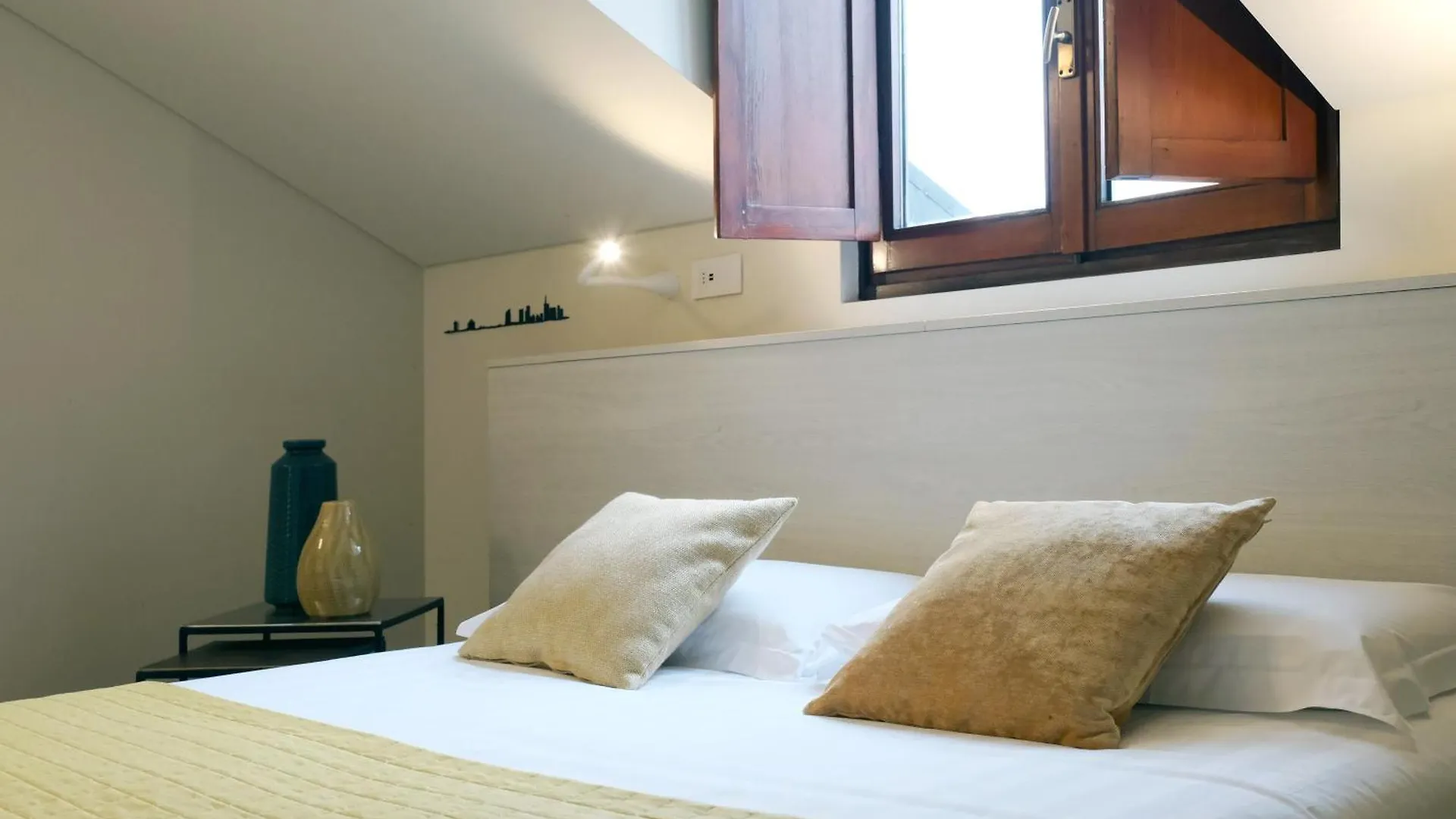 Comecasa 10 Minutes Walk From Duomo 2 Bedroom Apartment Milan